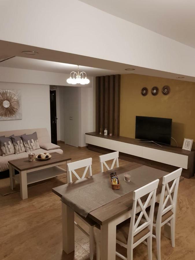 Apartament 2 Camere Ultracentral Римніку-Вилча Екстер'єр фото