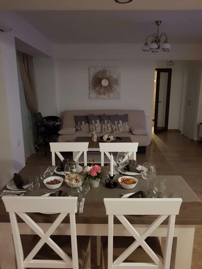 Apartament 2 Camere Ultracentral Римніку-Вилча Екстер'єр фото