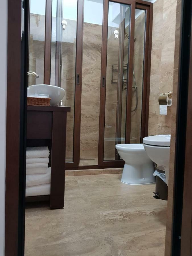 Apartament 2 Camere Ultracentral Римніку-Вилча Екстер'єр фото