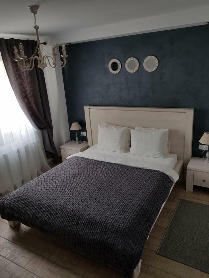 Apartament 2 Camere Ultracentral Римніку-Вилча Екстер'єр фото