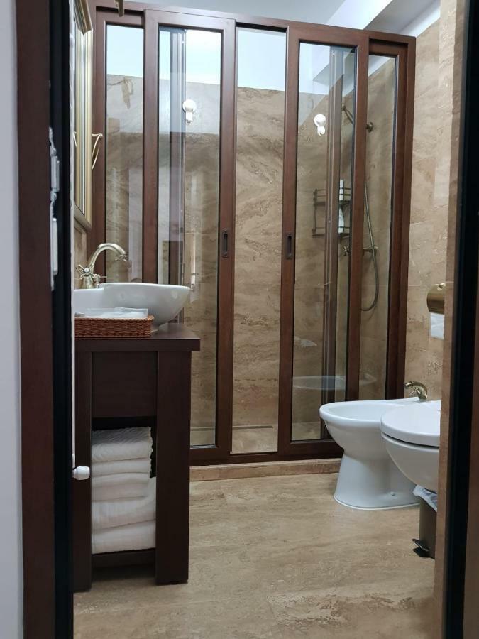 Apartament 2 Camere Ultracentral Римніку-Вилча Екстер'єр фото