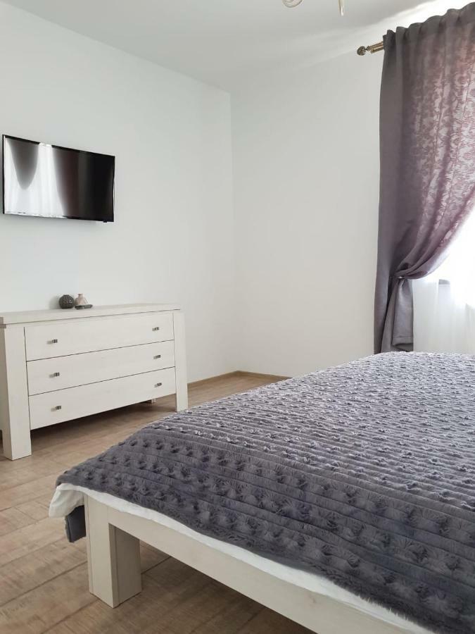 Apartament 2 Camere Ultracentral Римніку-Вилча Екстер'єр фото