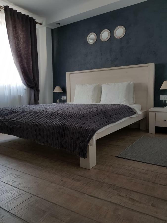 Apartament 2 Camere Ultracentral Римніку-Вилча Екстер'єр фото