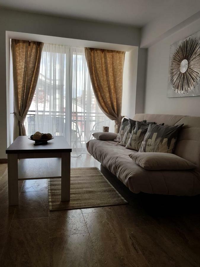 Apartament 2 Camere Ultracentral Римніку-Вилча Екстер'єр фото