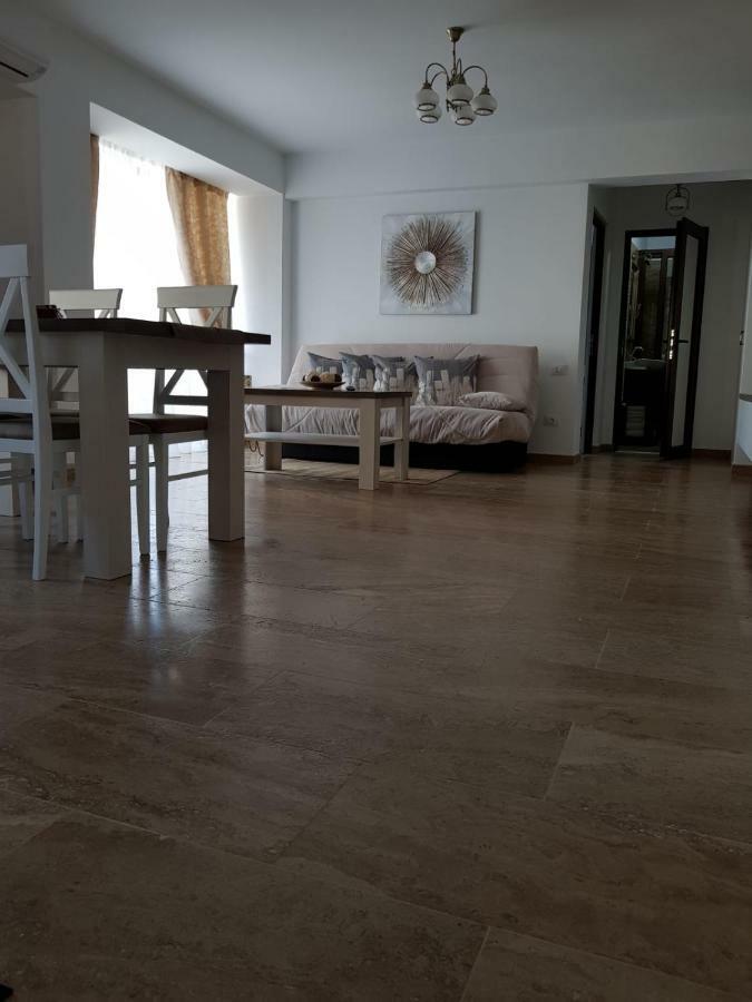 Apartament 2 Camere Ultracentral Римніку-Вилча Екстер'єр фото